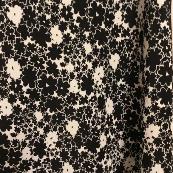 EXPRESS DRESSY BLACK & WHITE SUNDRESS - Picture 4 of 5